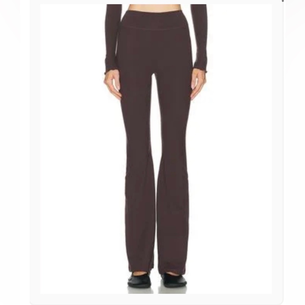 437 set, top and flare leggings - Picture 2 of 2